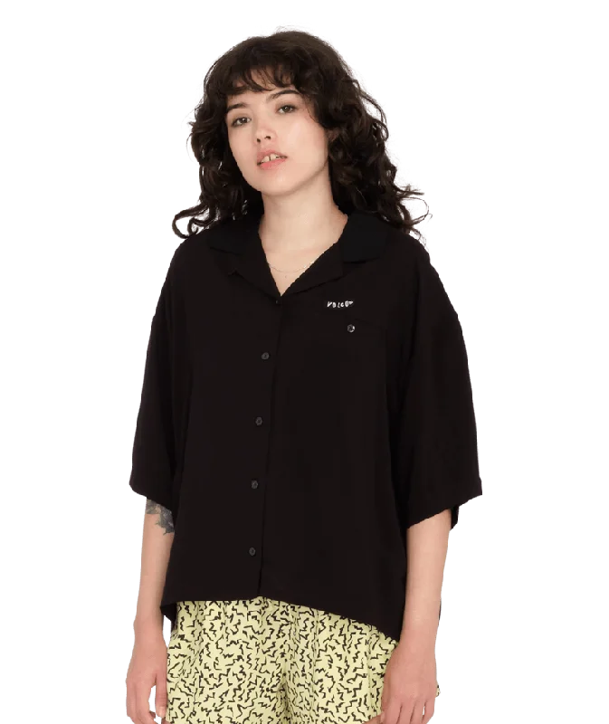 Servistone Shirt in Black Fashionable Draped Short Sleeve