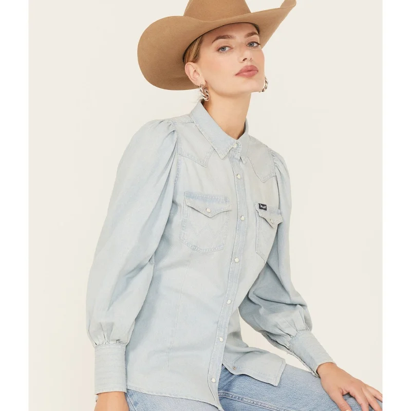 Wrangler Retro Women's Light Wash Denim Long Poet Sleeve Western Shirt Casual Loose Short Sleeve Wrangler Retro Women's Light Wash Denim Long Poet Sleeve Western Shirt Casual Loose Short Sleeve