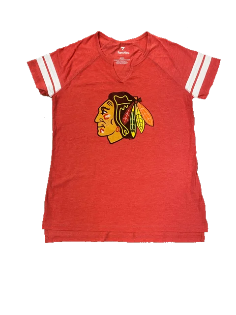 Chicago Blackhawks NHL Fanatics Women's Distressed T-Shirt -Red Lace Blend Ribbed Blend Corduroy Blend