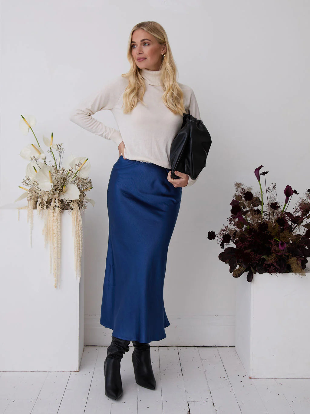 Fika Angel Satin Skirt - Navy wool skirt sturdy